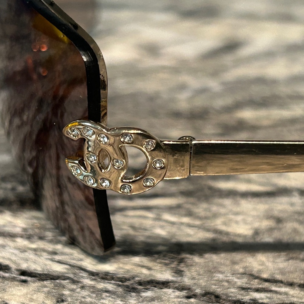 Stylish Brown Gradient Sunglasses - image 4